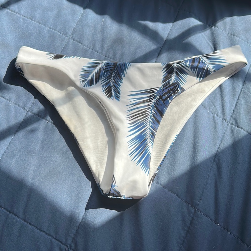 Tropical pattern bathing suit bottoms